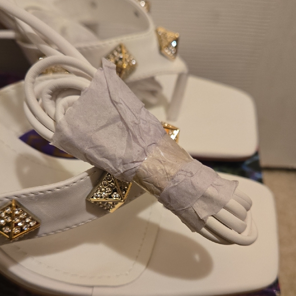 Cape Robbin White Heels with Gold Studs - Picture 6 of 8